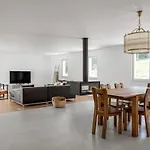 Guestready - Exquisite W/ Pool & Parking 3*