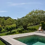 Guestready - Exquisite W/ Pool & Parking 게스트하우스 3*