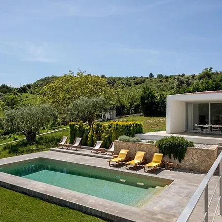 Guestready - Exquisite W/ Pool & Parking 4*