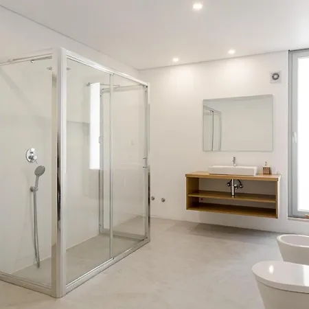 Penzion Guestready - Exquisite W/ Pool & Parking