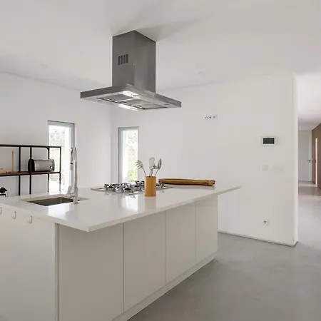Guestready - Exquisite W/ Pool & Parking Penzion 3*