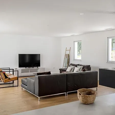 Gasthuis Guestready - Exquisite W/ Pool & Parking Alenquer