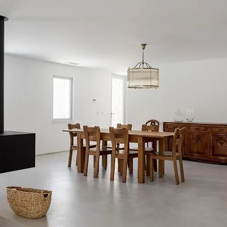 Pensionat Guestready - Exquisite W/ Pool&parking 4*