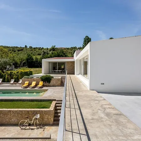Penzion Guestready - Exquisite W/ Pool & Parking 3*