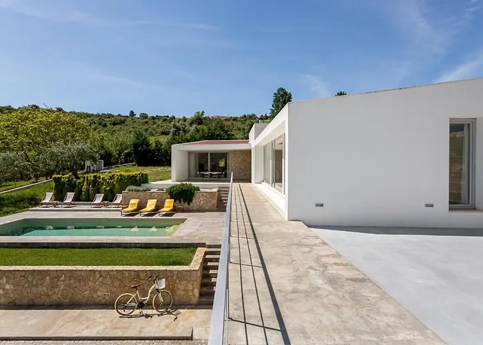 Guestready - Exquisite W/ Pool & Parking Penzion