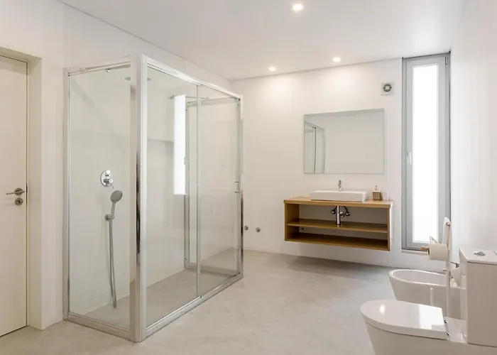 Penzion Guestready - Exquisite W/ Pool & Parking