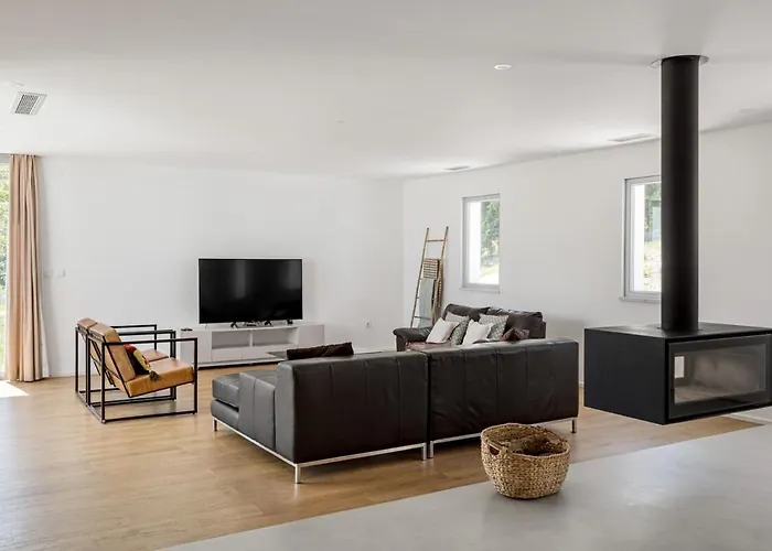 Penzion Guestready - Exquisite W/ Pool & Parking Alenquer