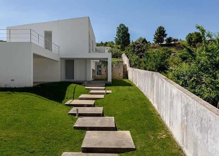 Penzion Guestready - Exquisite W/ Pool & Parking