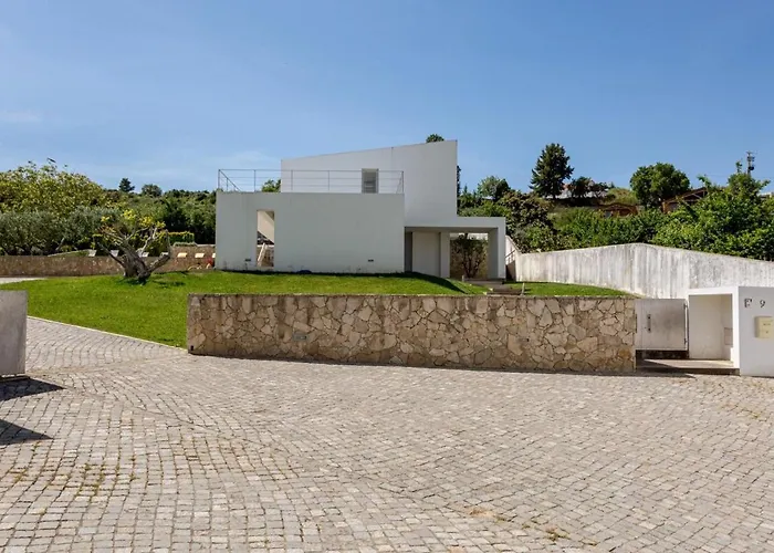 Penzion Guestready - Exquisite W/ Pool & Parking 4*